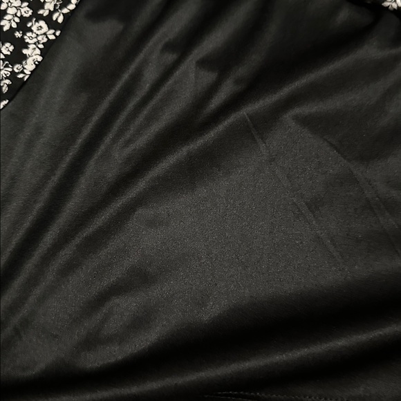 Torrid - Picture 3 of 4